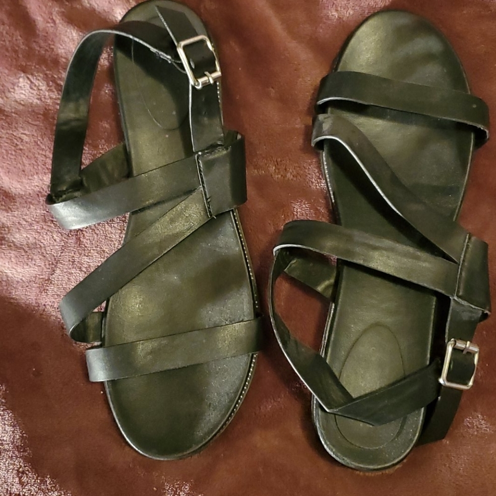 Sandles